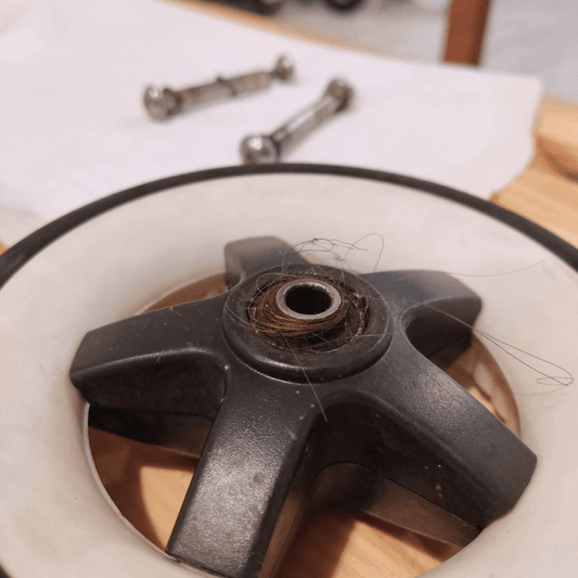 Servicio de reparación de ruedas de sillas de paseo y carritos de bebé en Barcelona y toda España